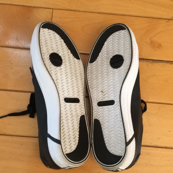 Black and white Lacoste shoes for a big boy - Picture 4 of 4